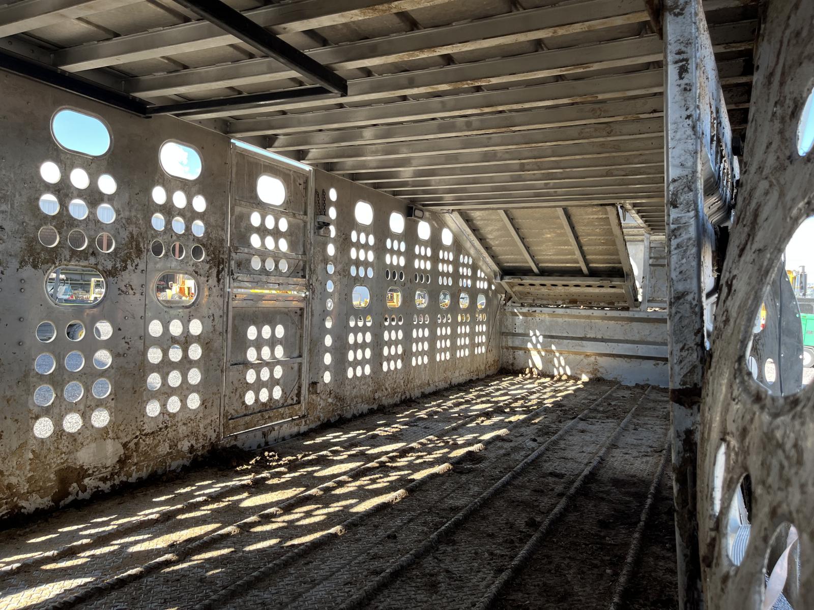 ./imagenes/INVOICE/2019/18273/REMOLQUE GANADERO MERRITT (3).JPG